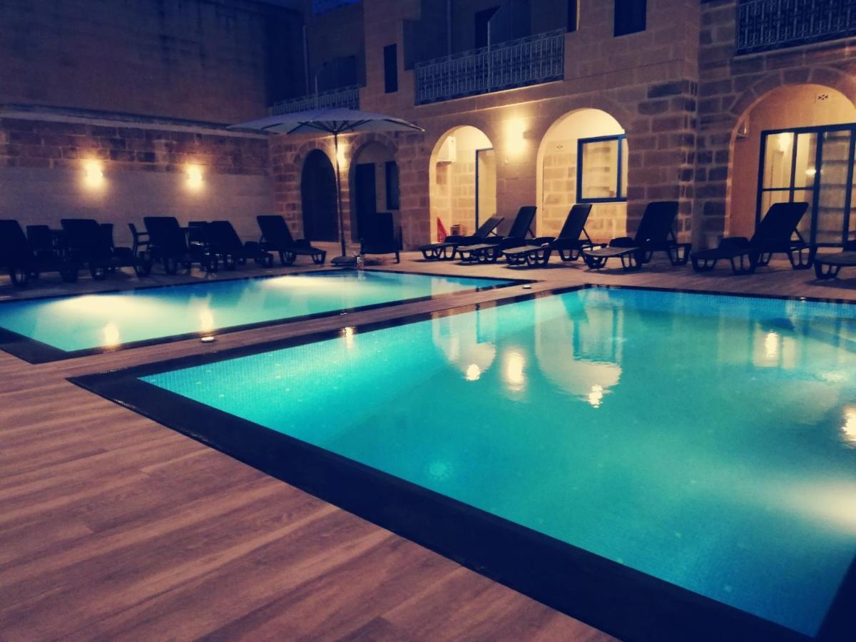 Fiftyfour West Boutique Living Bed & Breakfast Gharb  Ngoại thất bức ảnh