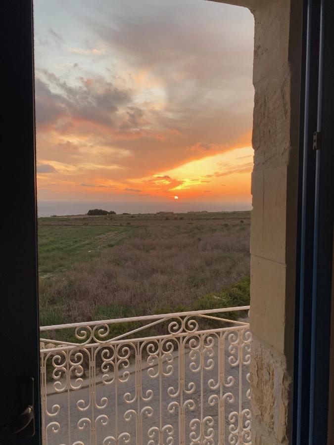 Fiftyfour West Boutique Living Bed & Breakfast Gharb  Ngoại thất bức ảnh
