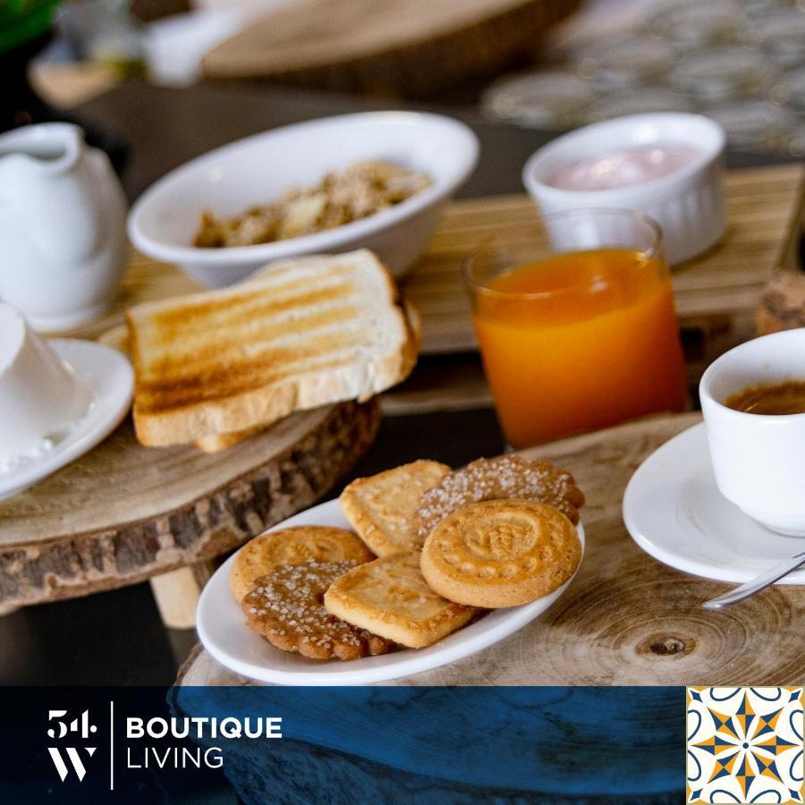 Fiftyfour West Boutique Living Bed & Breakfast Gharb  Ngoại thất bức ảnh