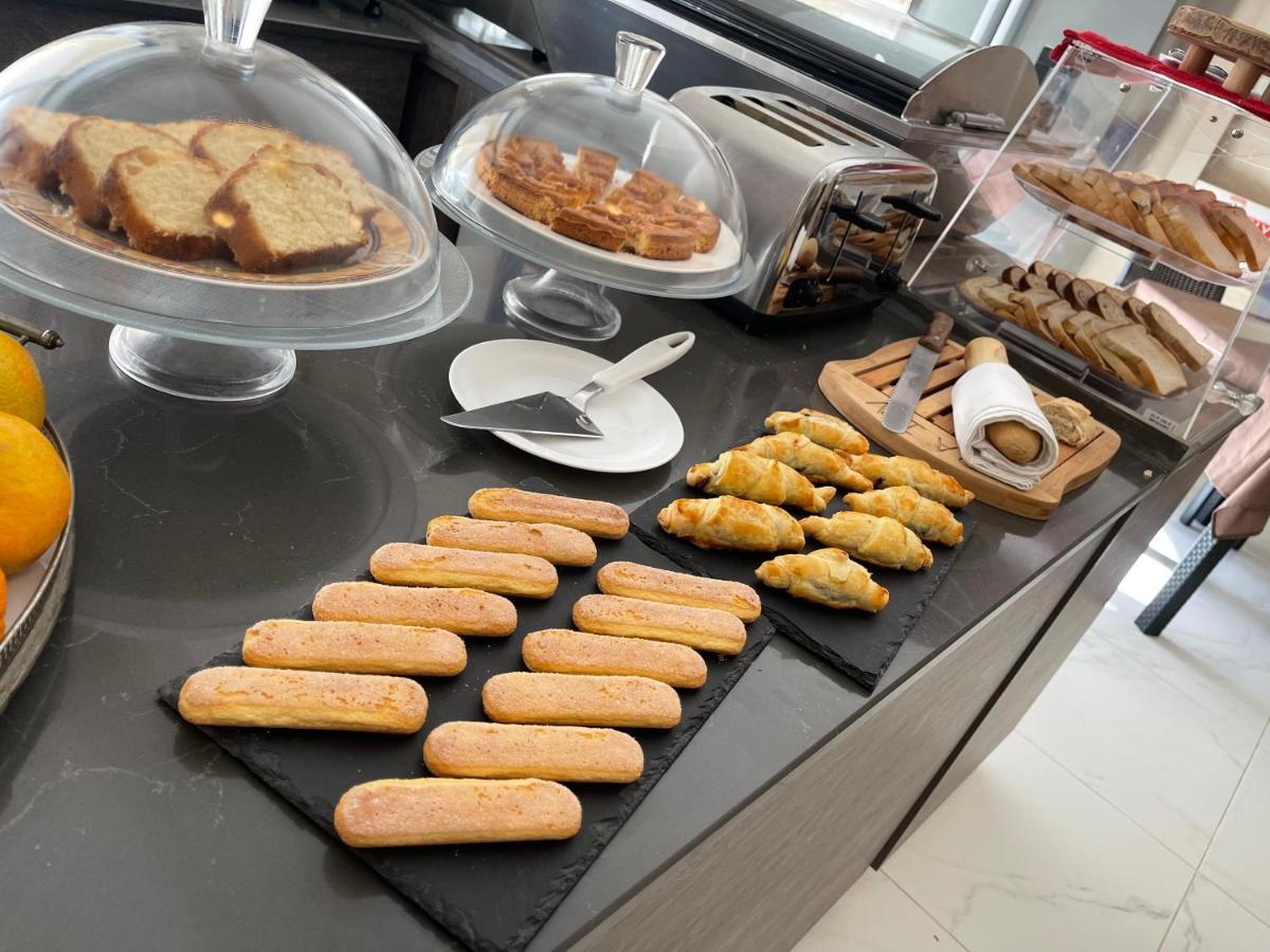 Fiftyfour West Boutique Living Bed & Breakfast Gharb  Ngoại thất bức ảnh