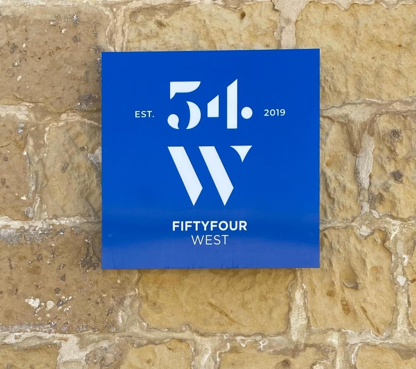 Fiftyfour West Boutique Living Bed & Breakfast Gharb  Ngoại thất bức ảnh