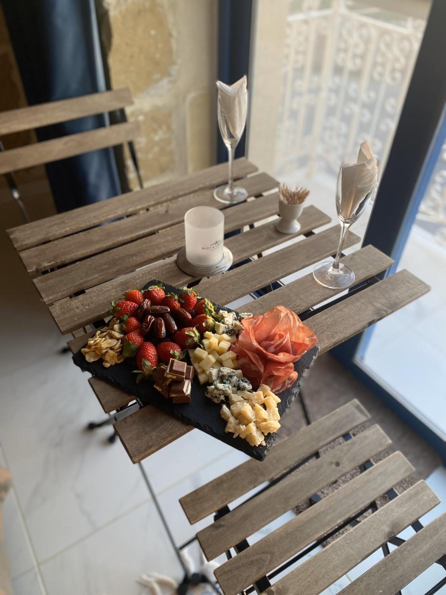 Fiftyfour West Boutique Living Bed & Breakfast Gharb  Ngoại thất bức ảnh