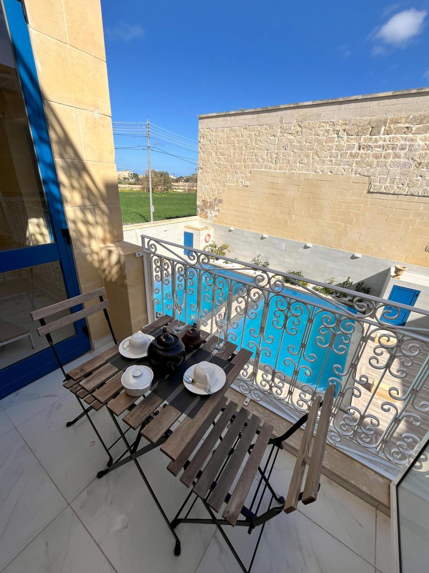 Fiftyfour West Boutique Living Bed & Breakfast Gharb  Ngoại thất bức ảnh