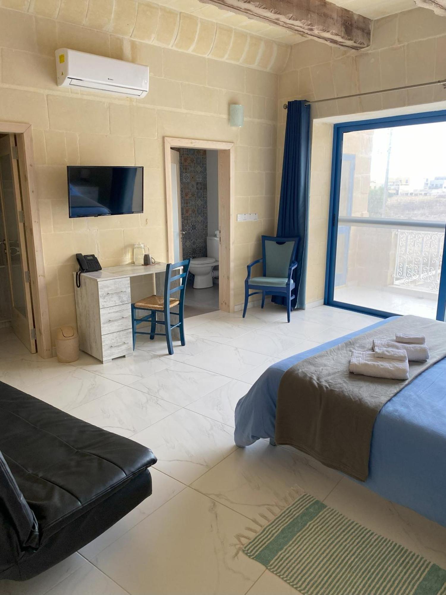 Fiftyfour West Boutique Living Bed & Breakfast Gharb  Ngoại thất bức ảnh