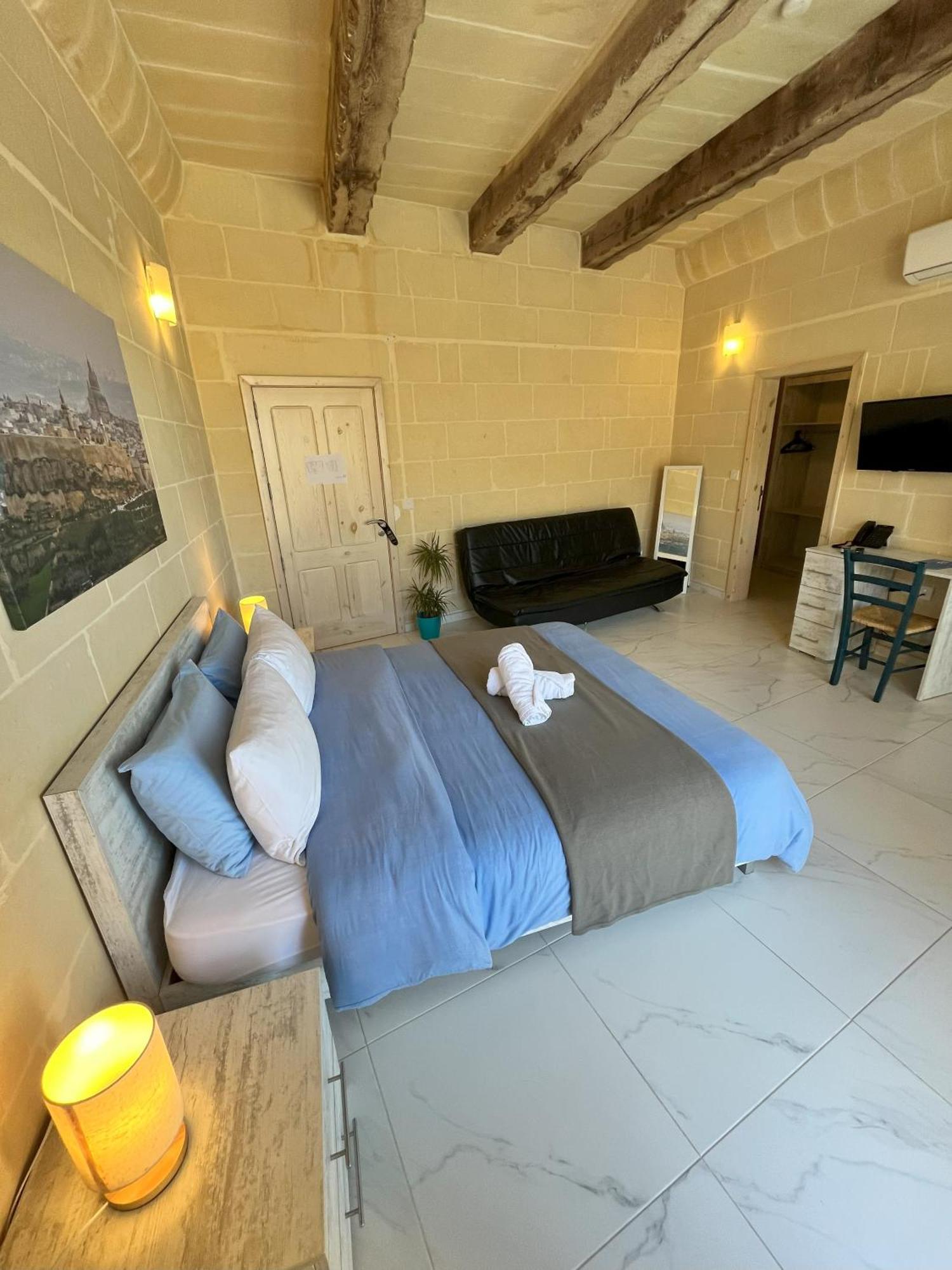 Fiftyfour West Boutique Living Bed & Breakfast Gharb  Ngoại thất bức ảnh