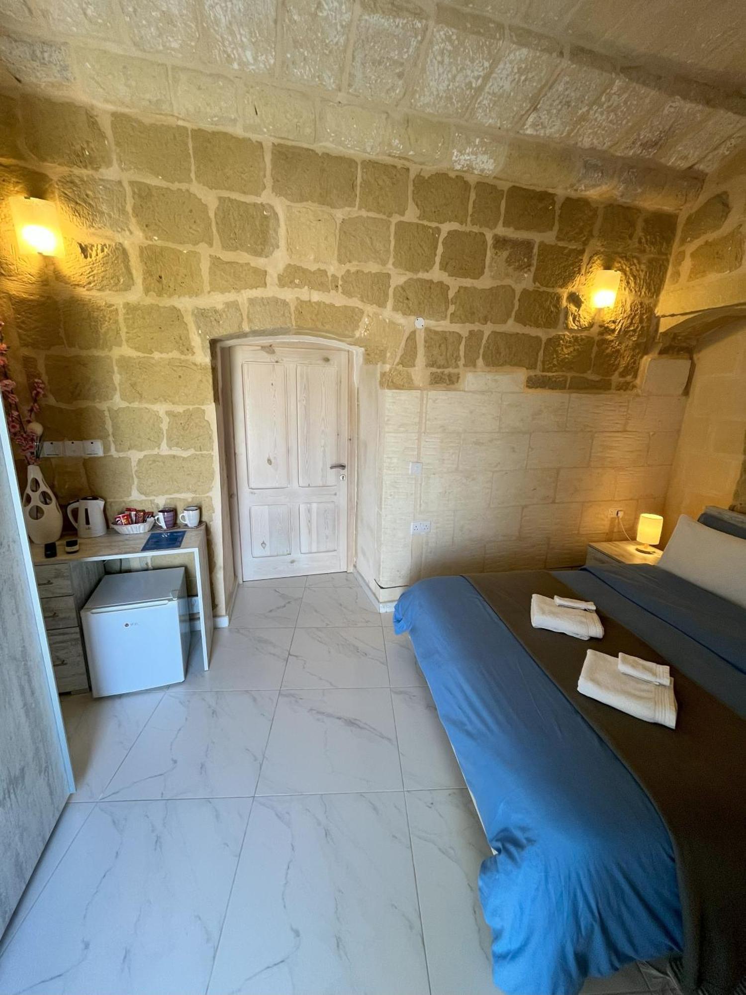 Fiftyfour West Boutique Living Bed & Breakfast Gharb  Ngoại thất bức ảnh