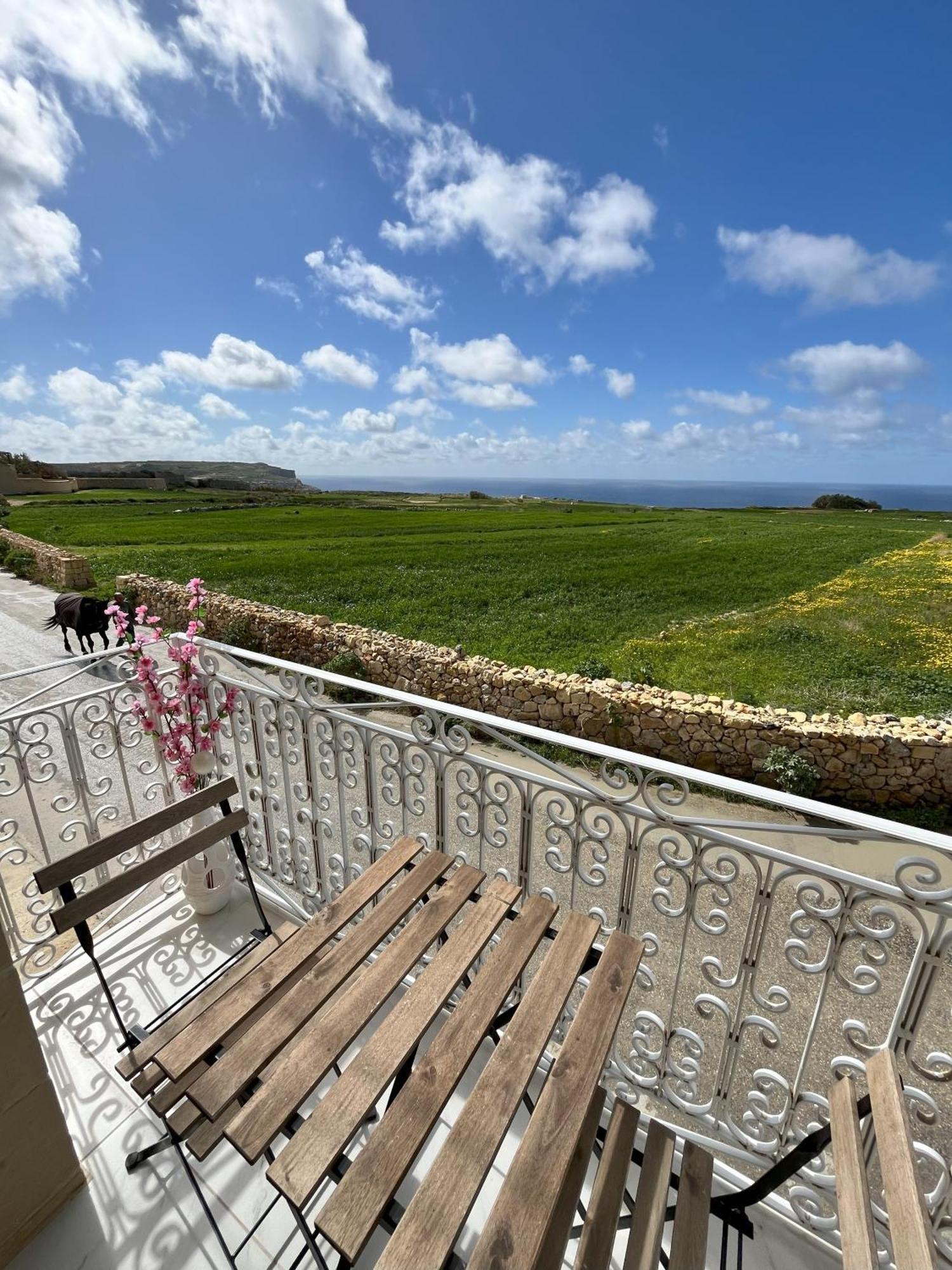 Fiftyfour West Boutique Living Bed & Breakfast Gharb  Ngoại thất bức ảnh